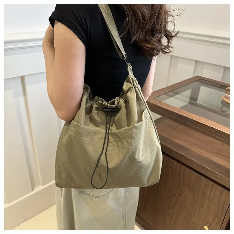 New Large Capacity Versatile Shoulder Bag for Women's Summer Popular Lightweight Shoulder Crossbody Bag Minimalist Tote Handbag