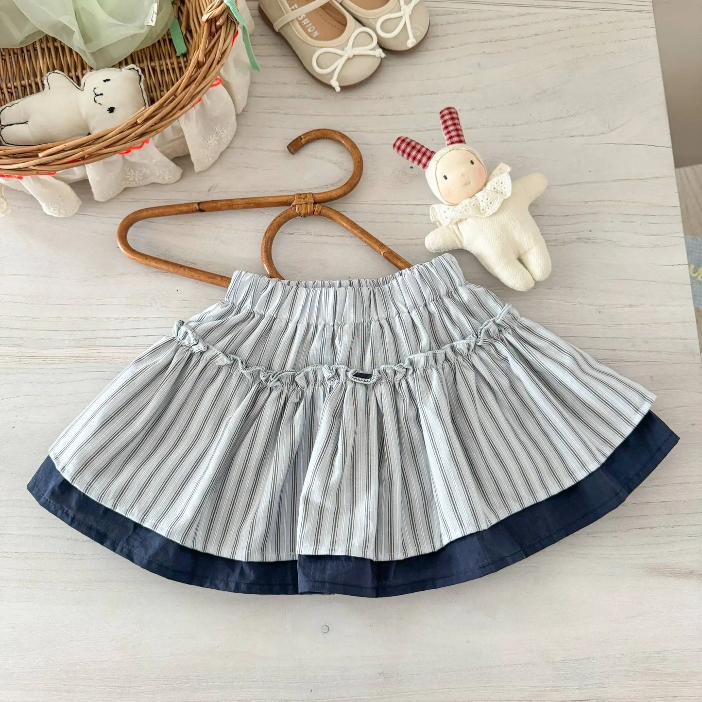 Korean Childrens Girls Short Skirt Summer Stylish Beautiful Plaid Kids Girls Half Skirt Lace Ruched Toddler Girls Cake Skirts
