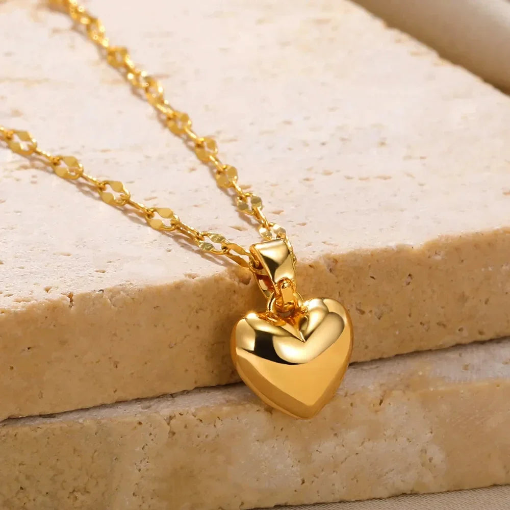 Stainless Steel Love Heart Necklace For Women 2025 New Trendy Lip Chain Simple Luxury Love Pendant Necklace Jewelry Gift