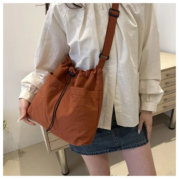 New Large Capacity Versatile Shoulder Bag for Women's Summer Popular Lightweight Shoulder Crossbody Bag Minimalist Tote Handbag