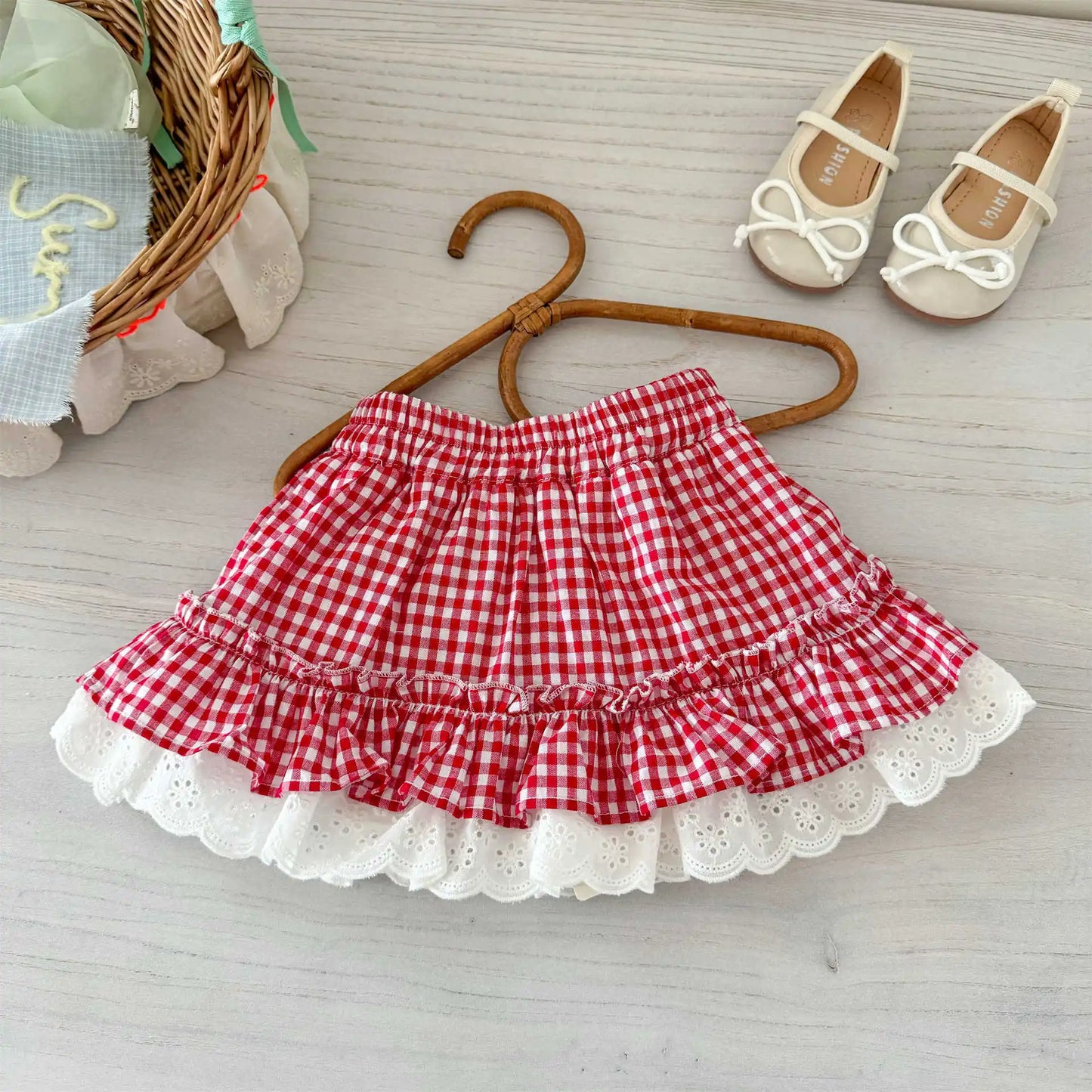 Korean Childrens Girls Short Skirt Summer Stylish Beautiful Plaid Kids Girls Half Skirt Lace Ruched Toddler Girls Cake Skirts